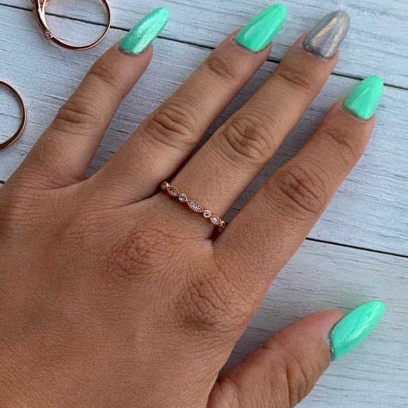 Simple Pattern 925 Sterling Silver Ring - Picture 2 of 3